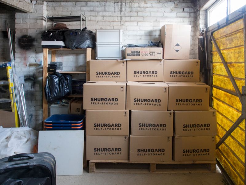 Storage unit cleanout service